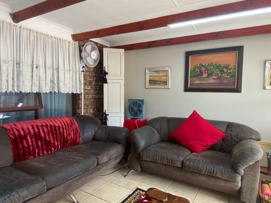 3 Bedroom Property for Sale in Deoville Park Western Cape
